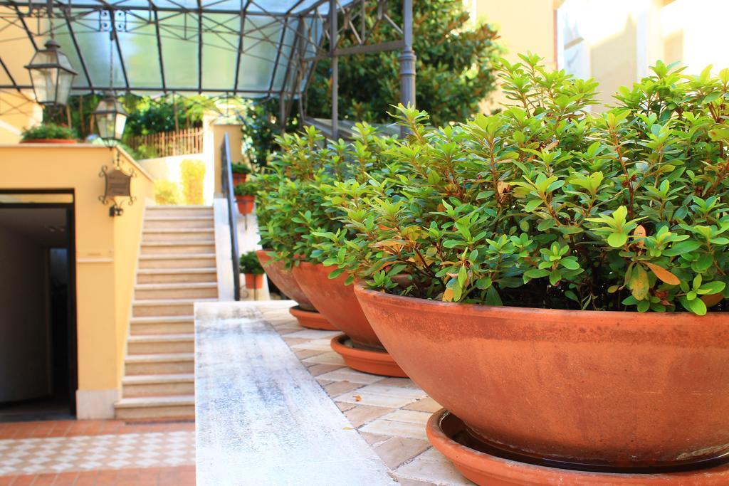 Hotel Villa Torlonia Rome Extérieur photo