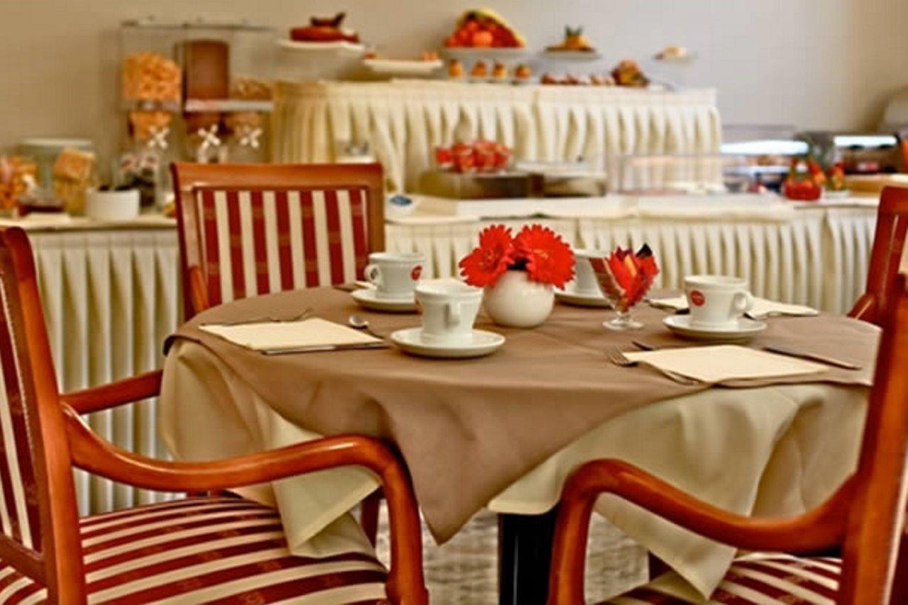Hotel Villa Torlonia Rome Extérieur photo
