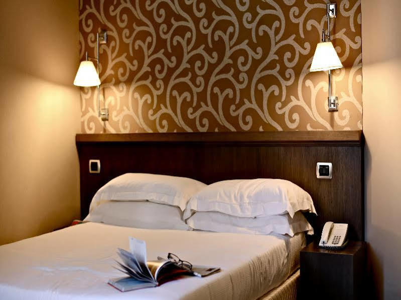Hotel Villa Torlonia Rome Extérieur photo