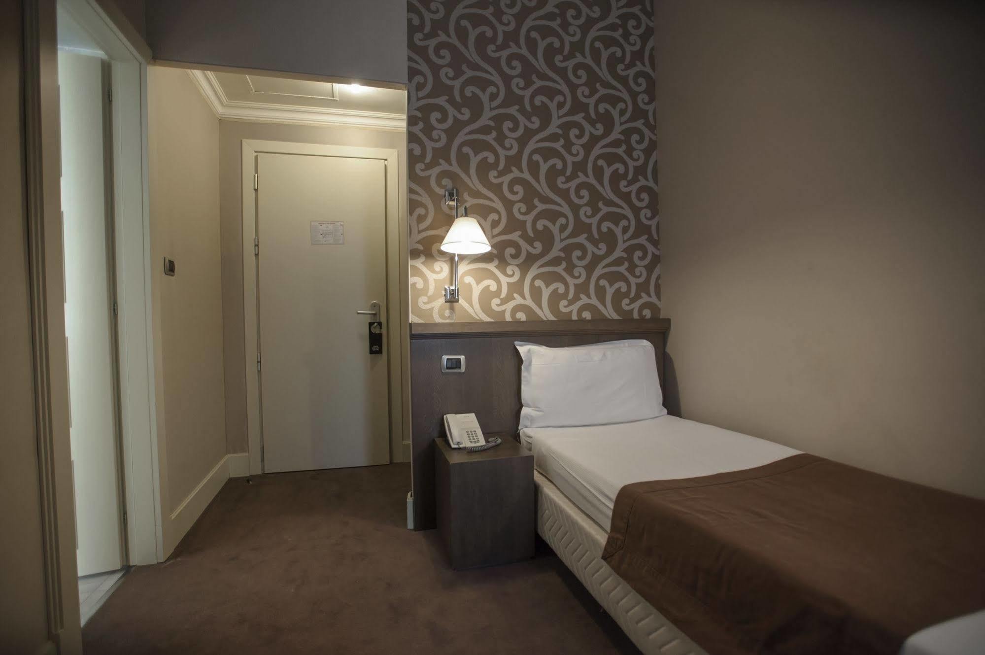 Hotel Villa Torlonia Rome Extérieur photo