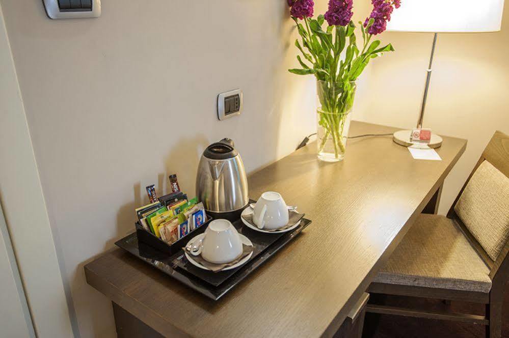 Hotel Villa Torlonia Rome Extérieur photo